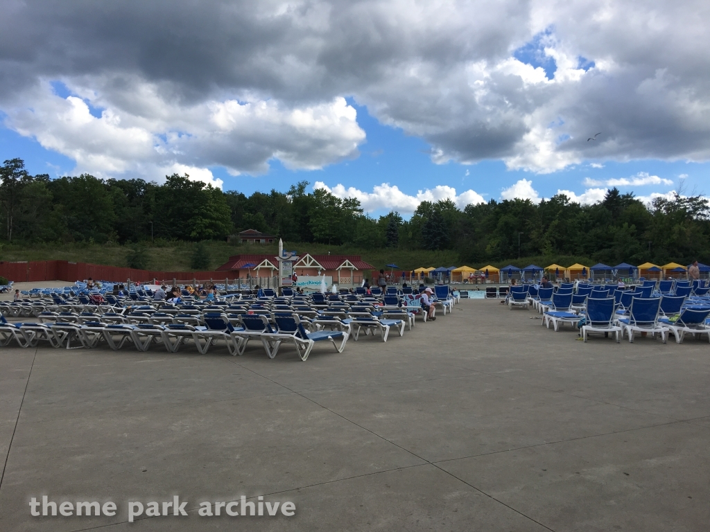 Tidal Wave Bay at Wildwater Kingdom