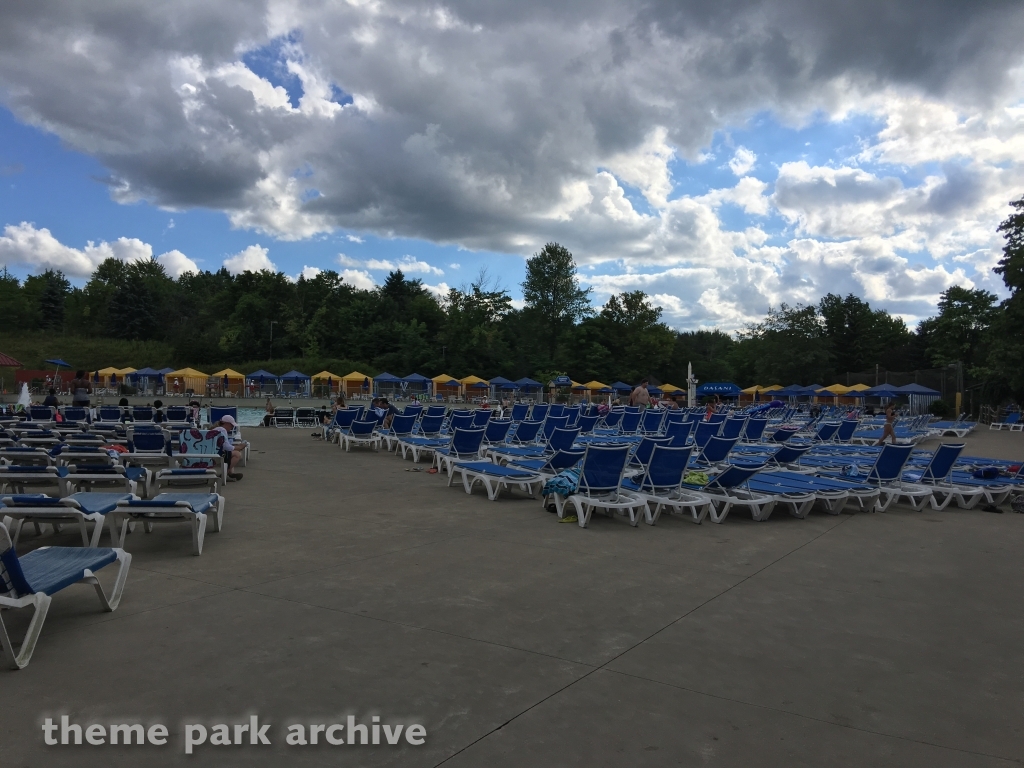 Tidal Wave Bay at Wildwater Kingdom