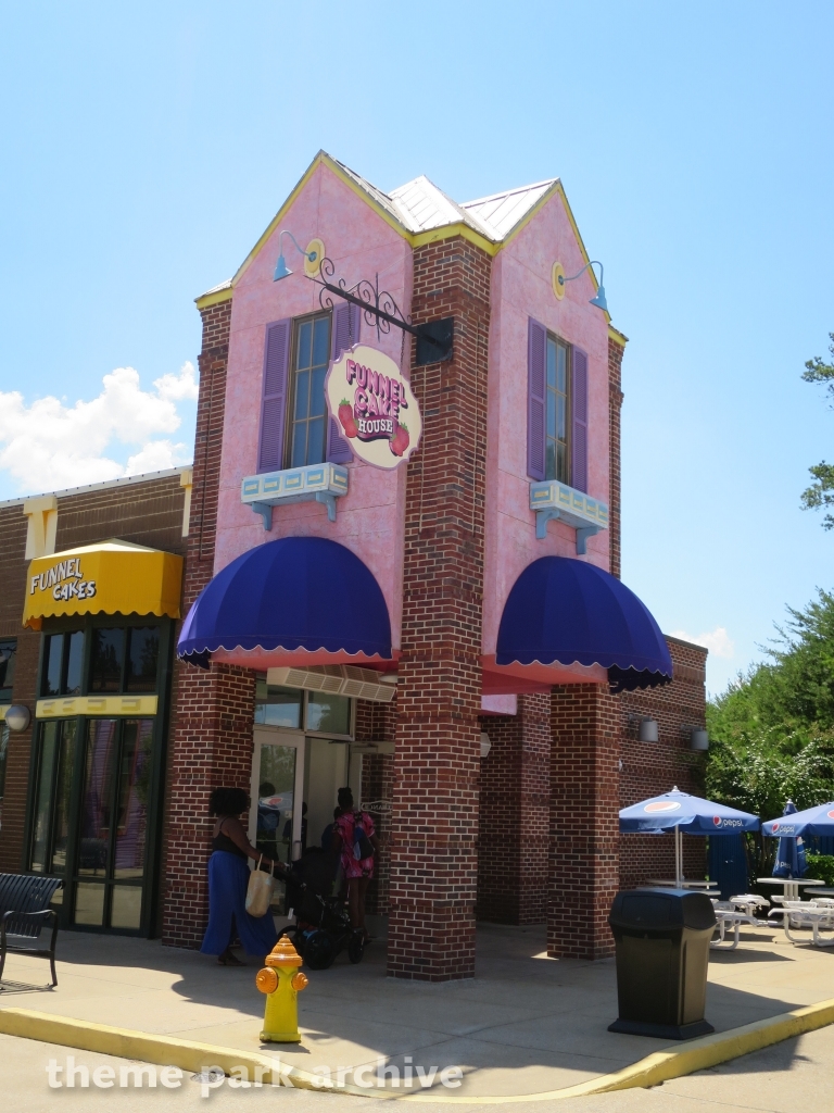 Entrance at Alabama Adventure & Splash Adventure