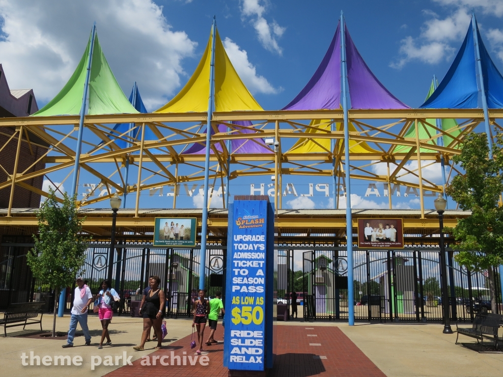 Entrance at Alabama Adventure & Splash Adventure