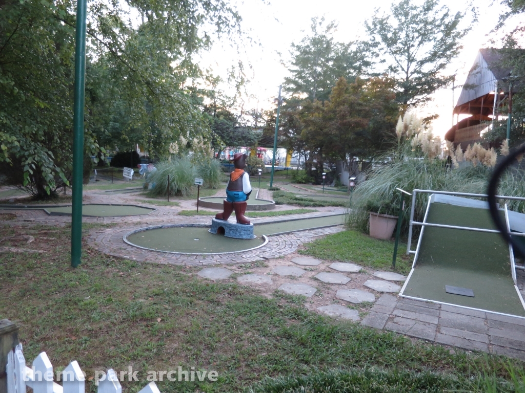 Mini Golf at Lake Winnepesaukah
