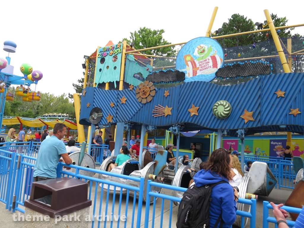 Oscar's Rotten Rusty Buckets at Sesame Place Philadelphia