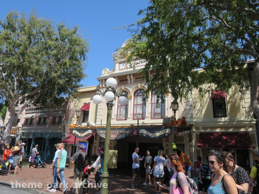 Great Moments with Mr. Lincoln at Downtown Disney Anaheim