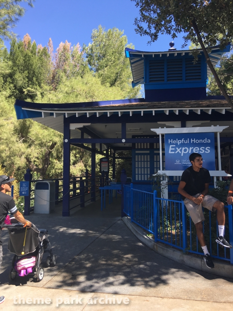 Helpful Honda Express at Six Flags Magic Mountain