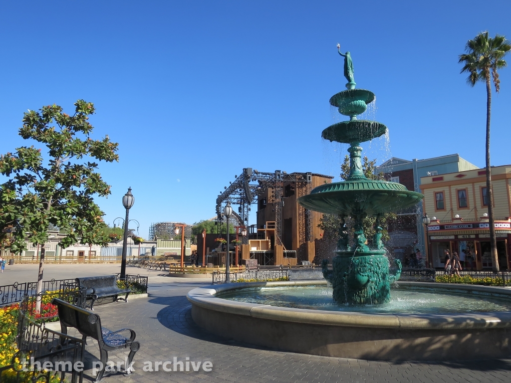 Boardwalk at Knott's Berry Farm