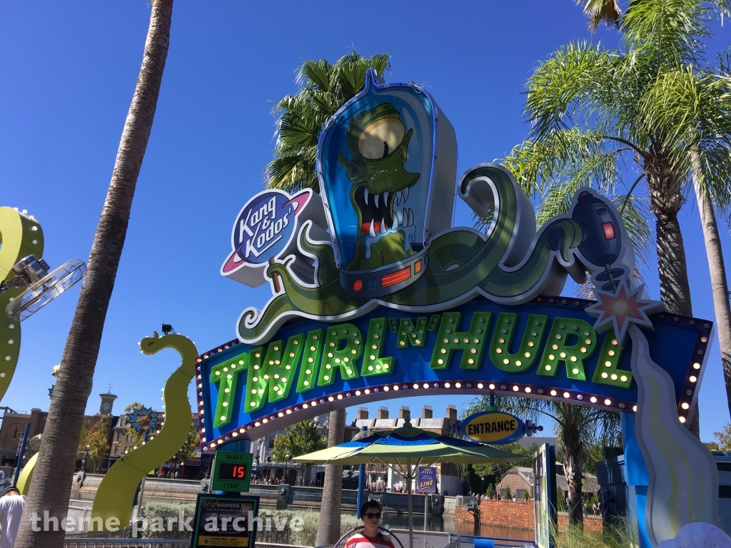 Kang and Kodos Twirl N Hurl at Universal Studios Florida