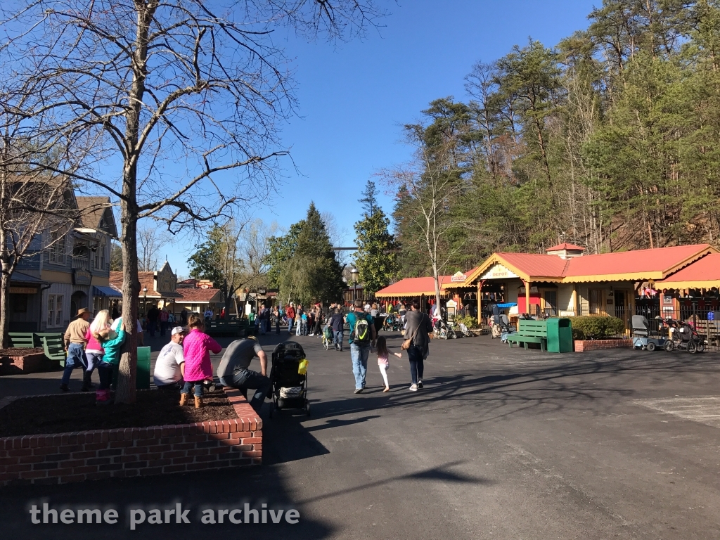 Showstreet at Dollywood