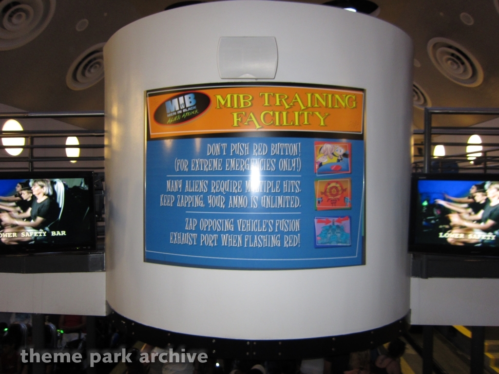 Men In Black Alien Attack at Universal City Walk Orlando