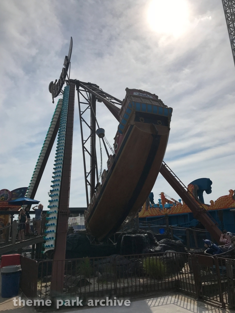 Galleon at Gillian's Wonderland Pier