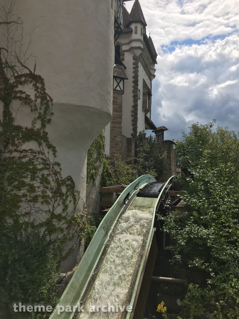 Badewannen Fahrt zum Jungbrunnen at Erlebnispark Tripsdrill