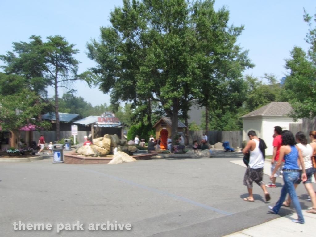 Rip Roarin' Rapids at Carowinds