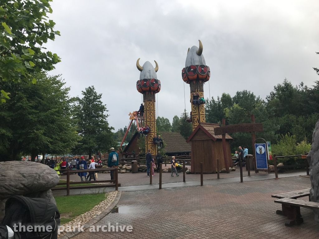 Vikingetarnene at Djurs Sommerland