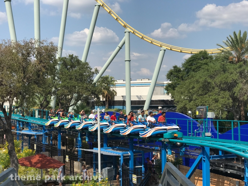 Wave Breaker at SeaWorld San Antonio