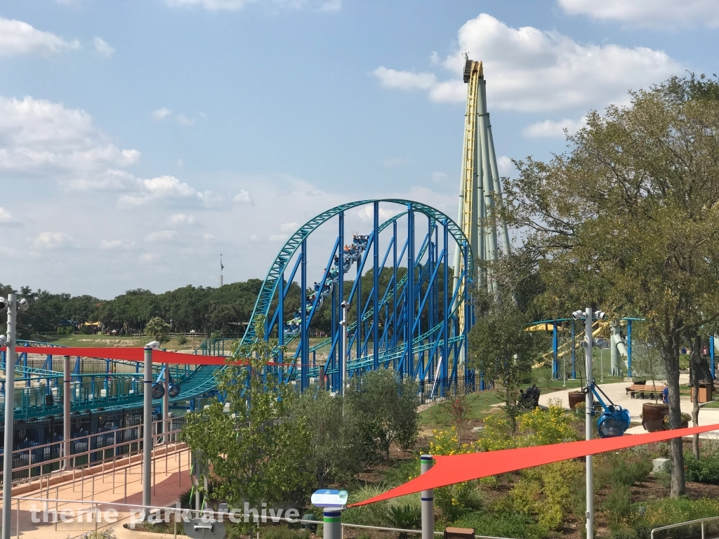 Wave Breaker at SeaWorld San Antonio