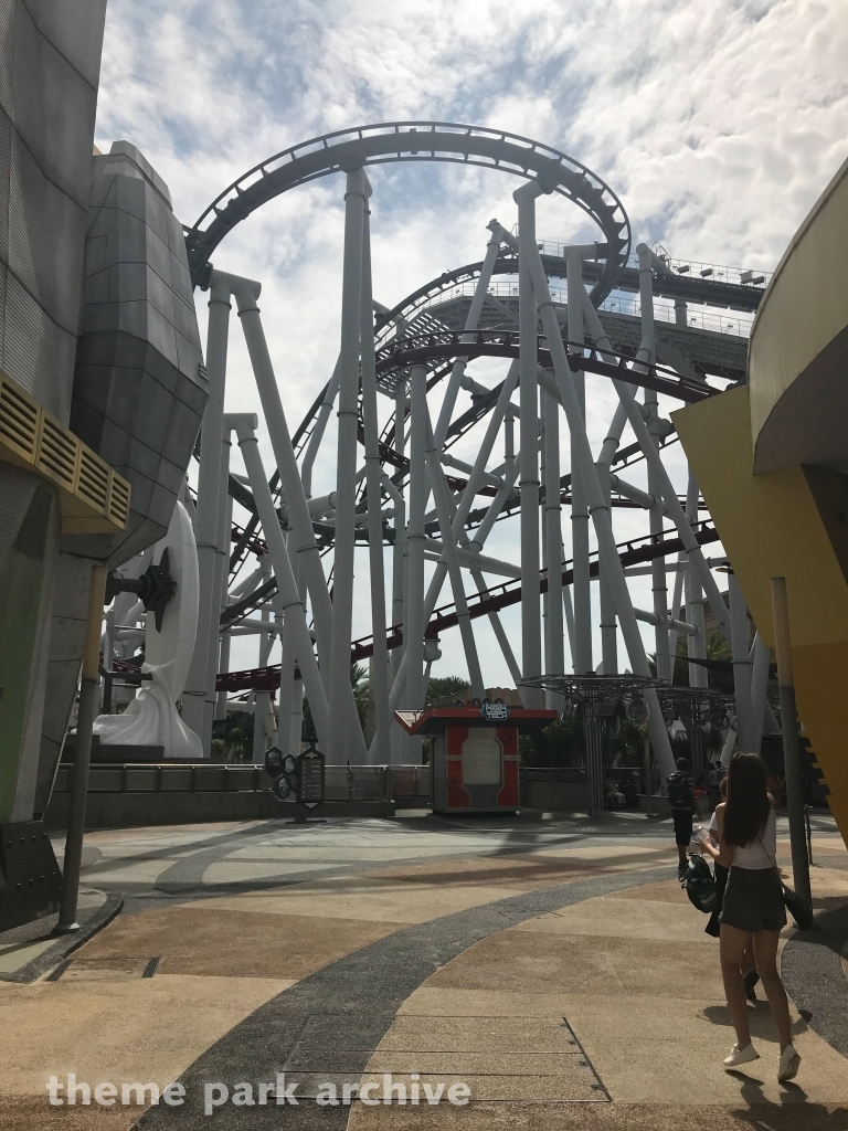 Battlestar Galactica HUMAN vs CYCLON at Universal Studios Singapore