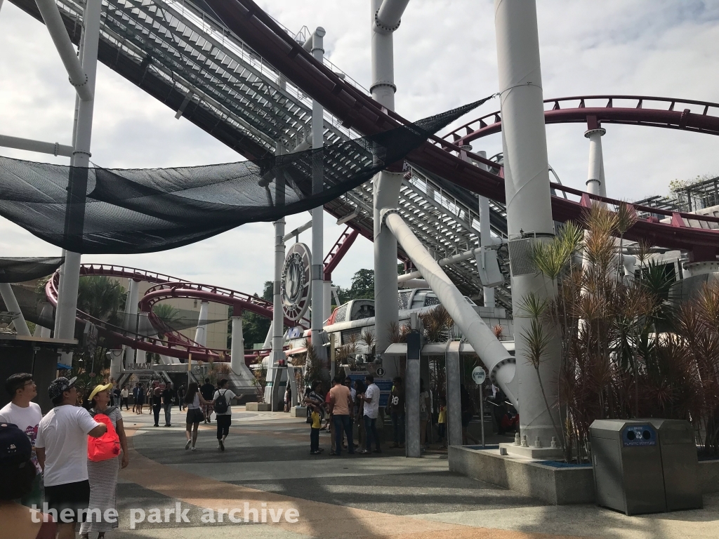 Battlestar Galactica HUMAN vs CYCLON at Universal Studios Singapore