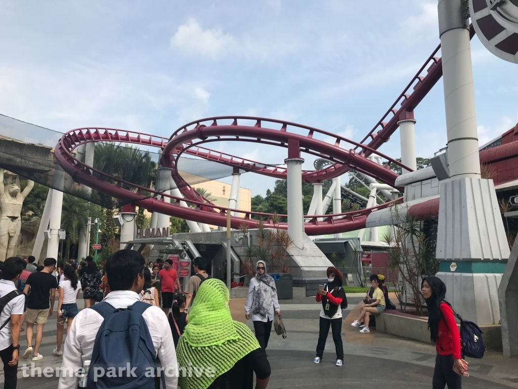 Battlestar Galactica HUMAN vs CYCLON at Universal Studios Singapore