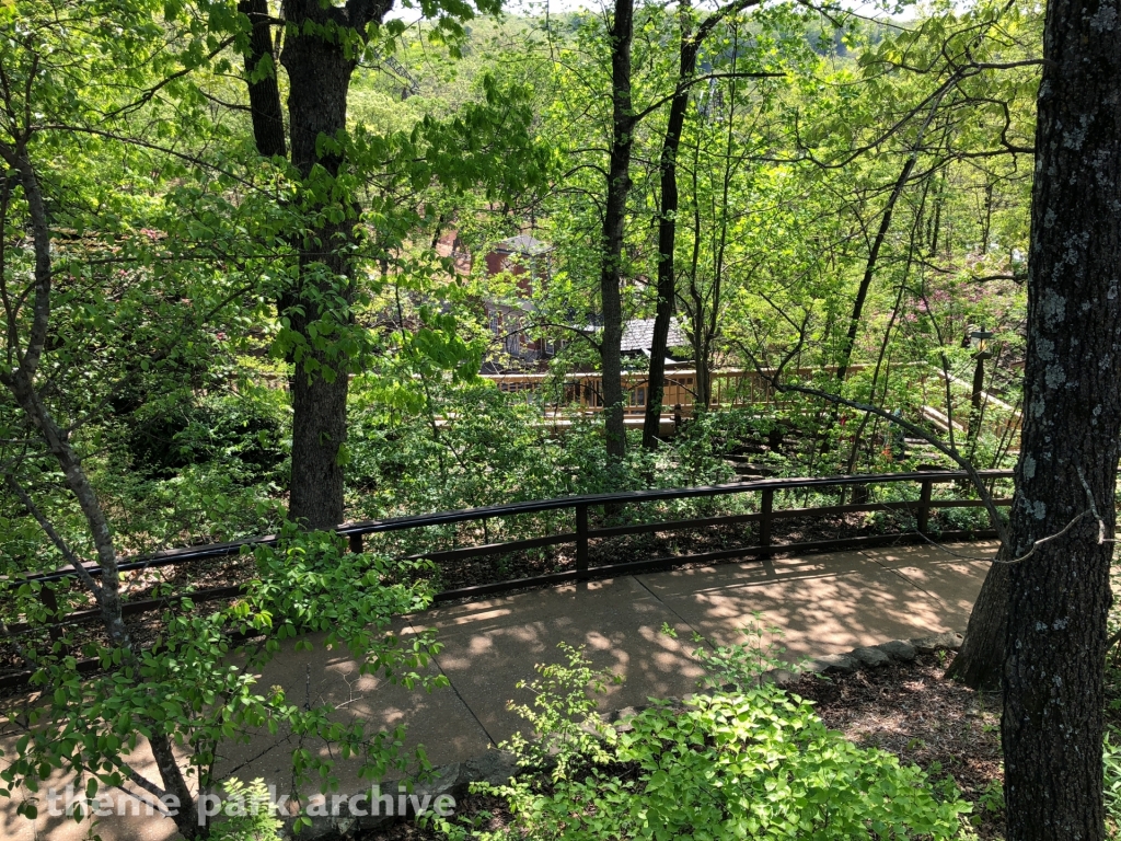 Echo Hollow Amphitheater at Silver Dollar City