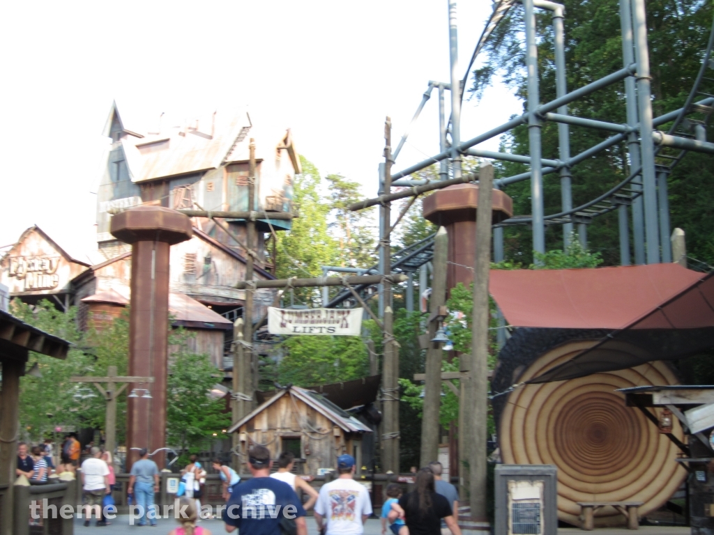 Lumberjack Lifts at Dollywood