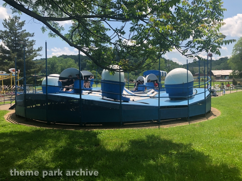 Tilt A Whirl at Camden Park