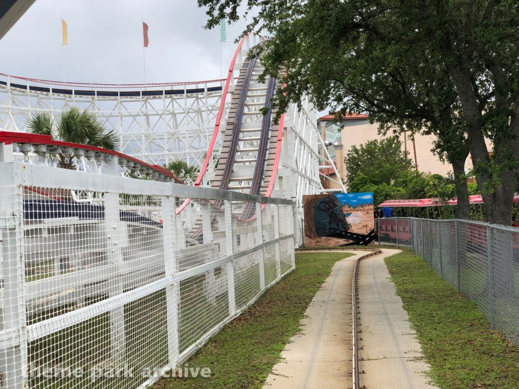 Antique Cars at Family Kingdom