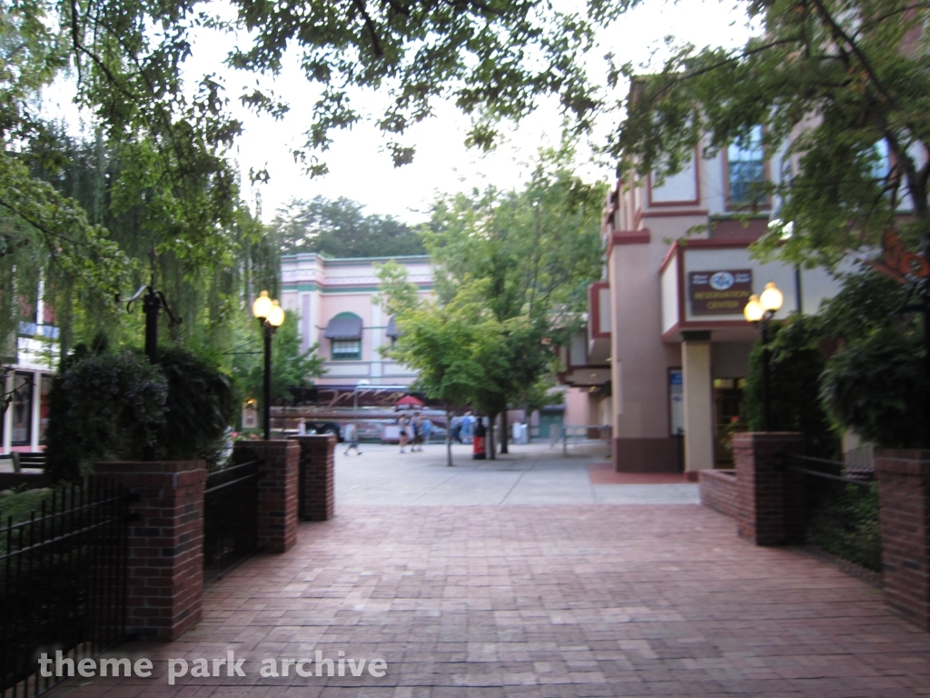 Showstreet at Dollywood