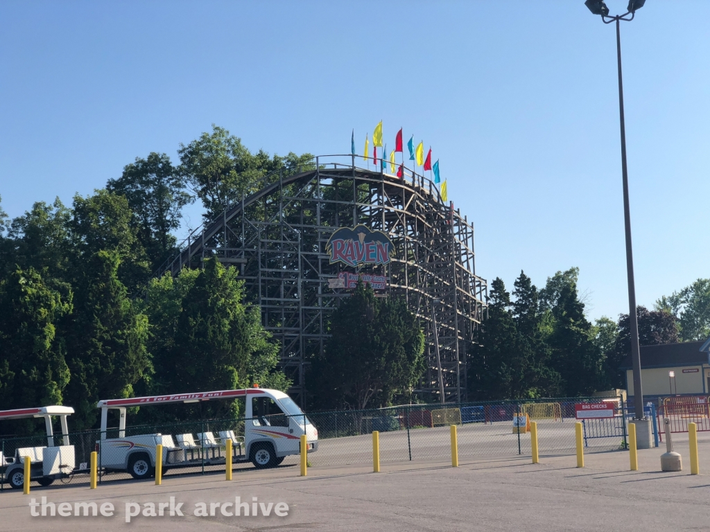 Raven at Holiday World