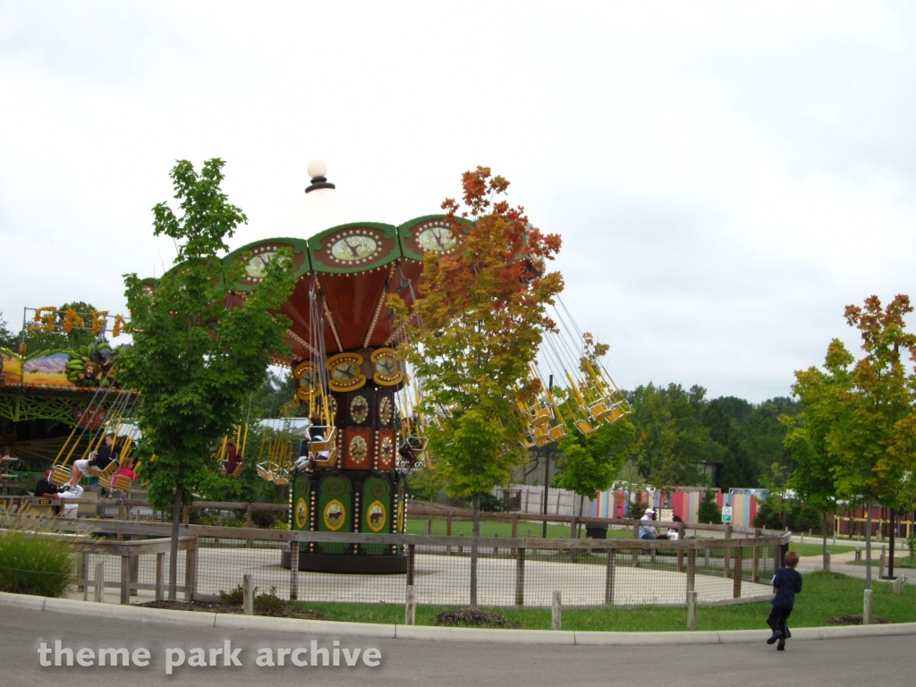 Swingin' Gibbons at Zoombezi Bay