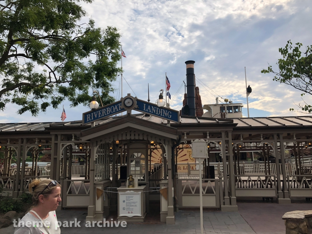 Thunder Mesa Riverboat at Disney Village