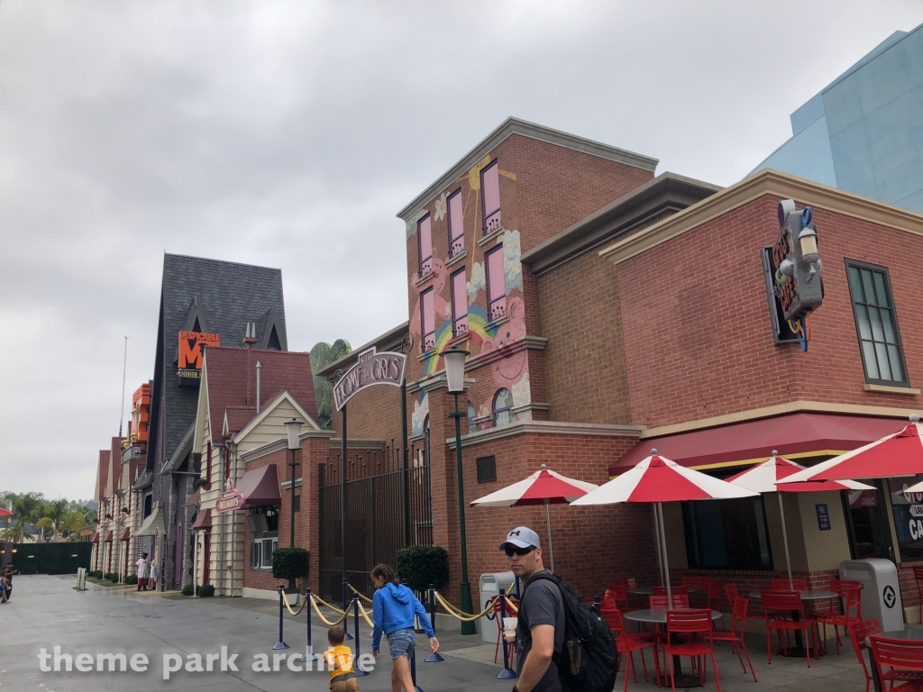 Despicable Me Minion Mayhem at Universal City Walk Hollywood