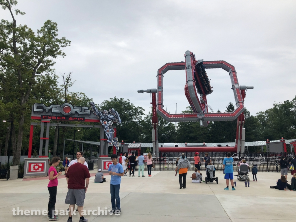 Cyborg Cyber Spin at Six Flags Great Adventure