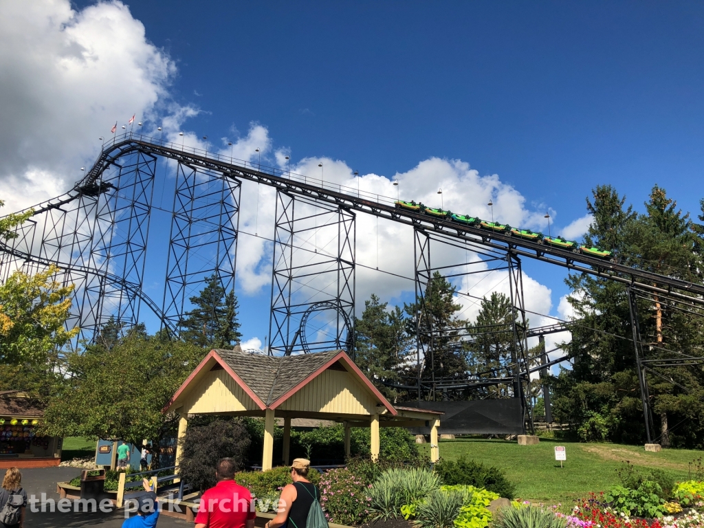 Viper at Six Flags Darien Lake