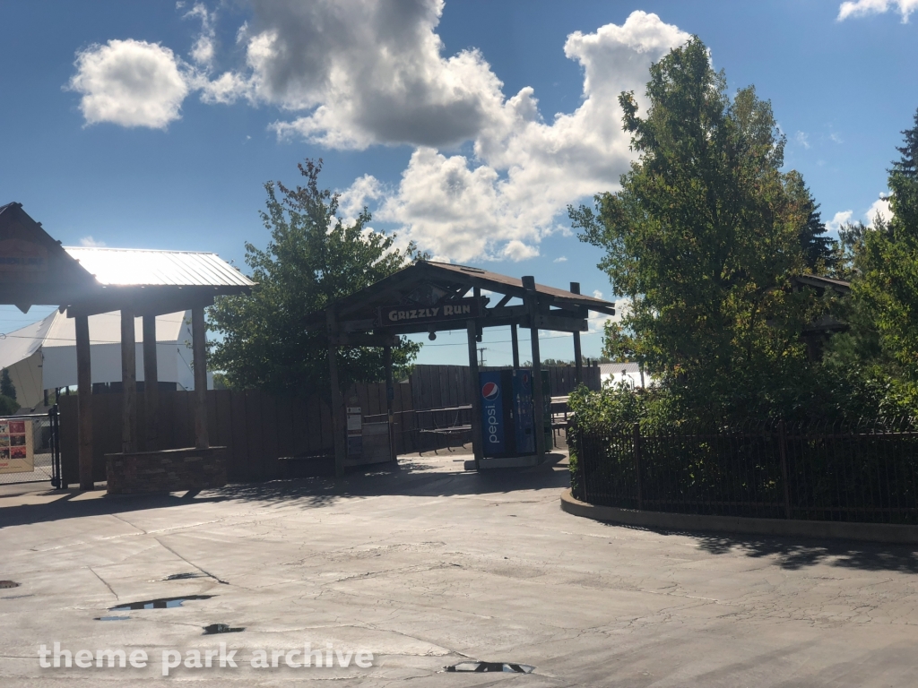 Grizzly Run at Six Flags Darien Lake