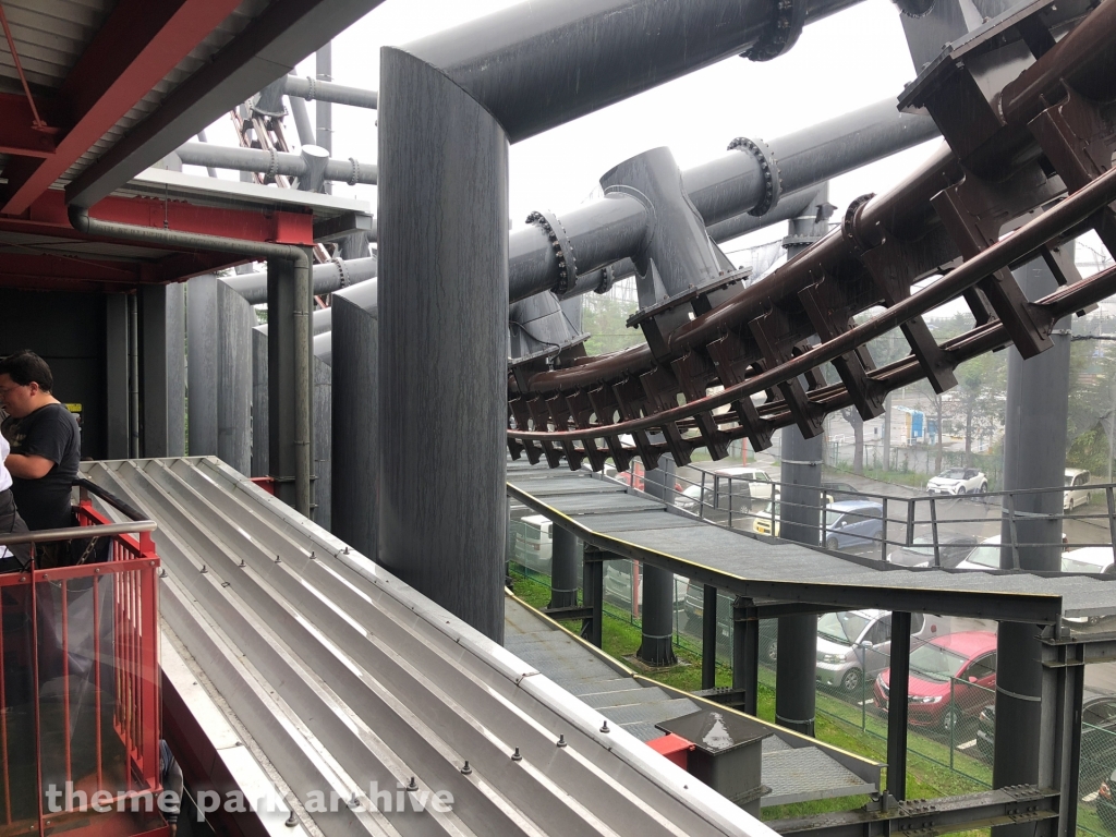 Eejanaika at Fuji Q Highland