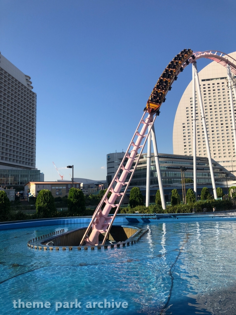 Diving Coaster VANISH at Yokohama Cosmo World