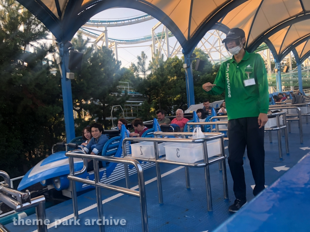 Surf Coaster LEVIATHAN at Yokohama Hakkeijima Sea Paradise