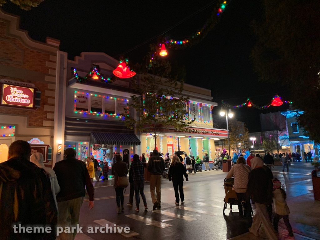 Pines Theatre at Dollywood