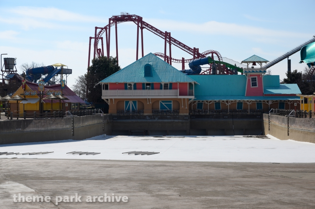 Hurricane Bay at Kentucky Kingdom
