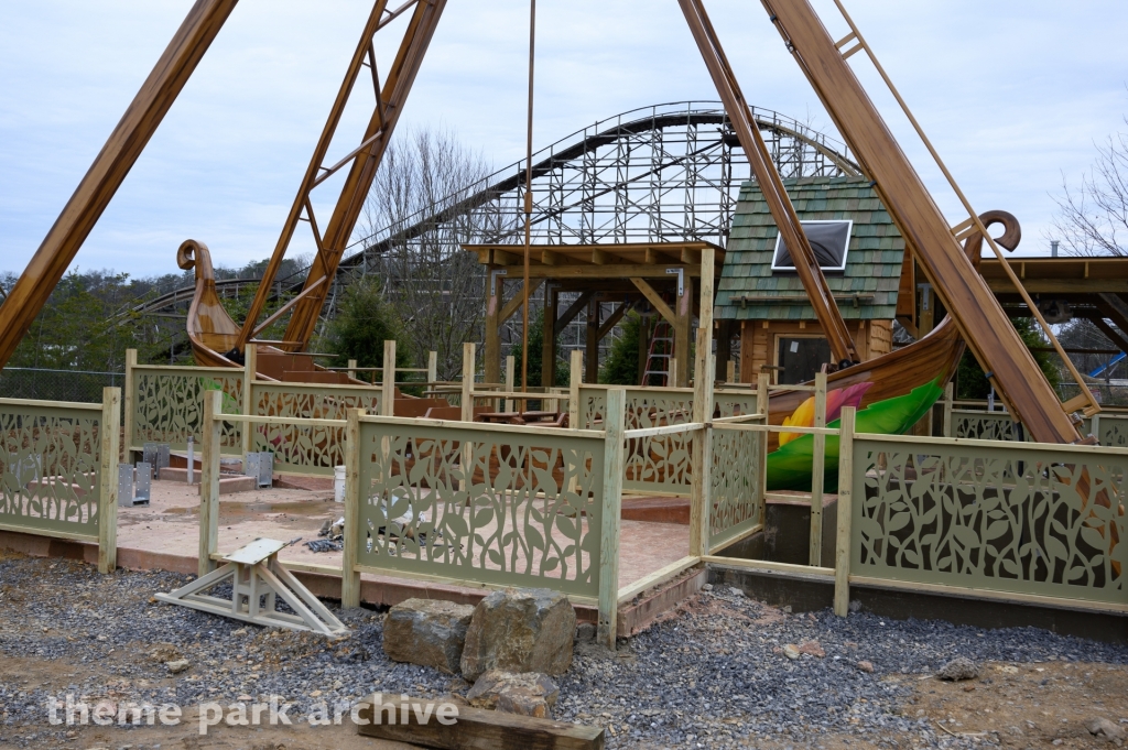 Great Tree Swing at Dollywood