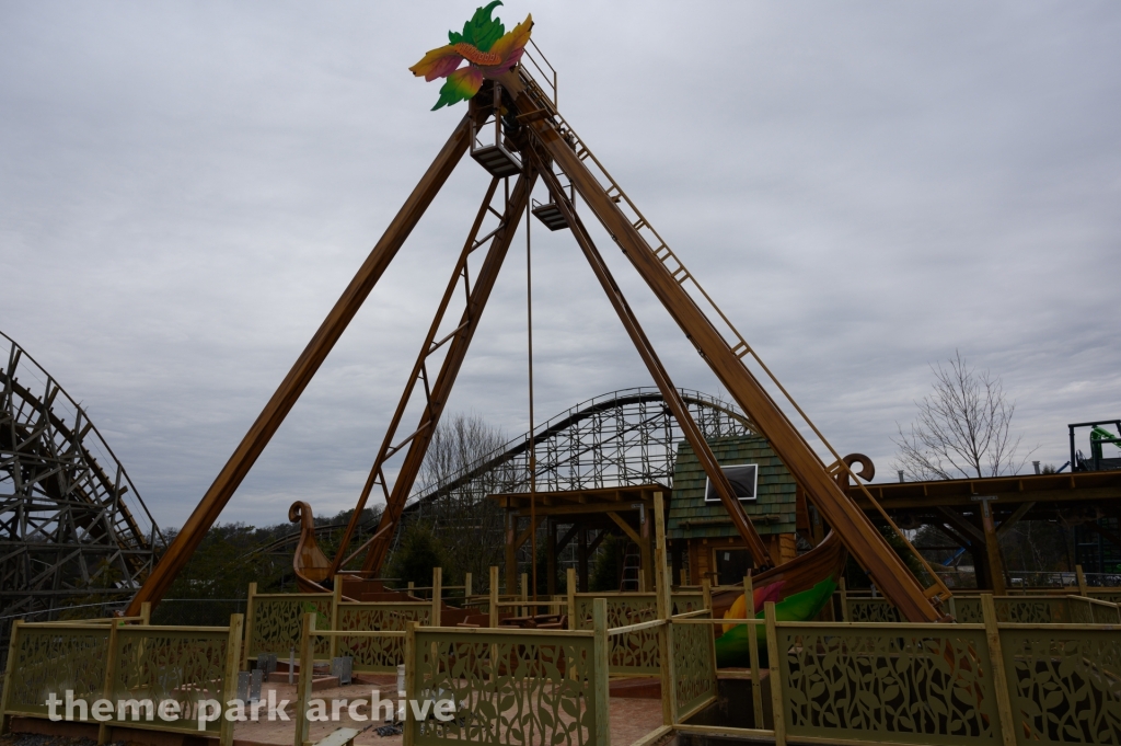 Great Tree Swing at Dollywood