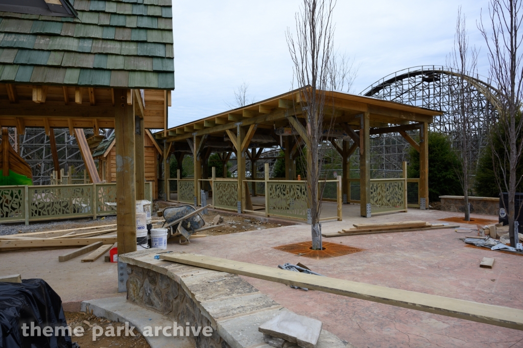 Great Tree Swing at Dollywood
