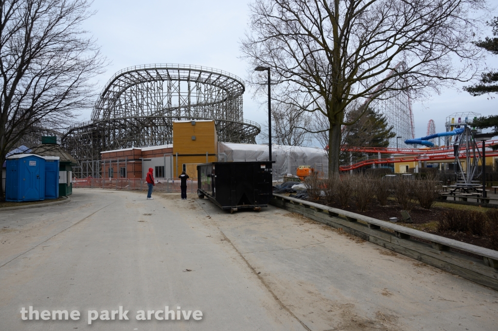 BackBeatQue at Cedar Point