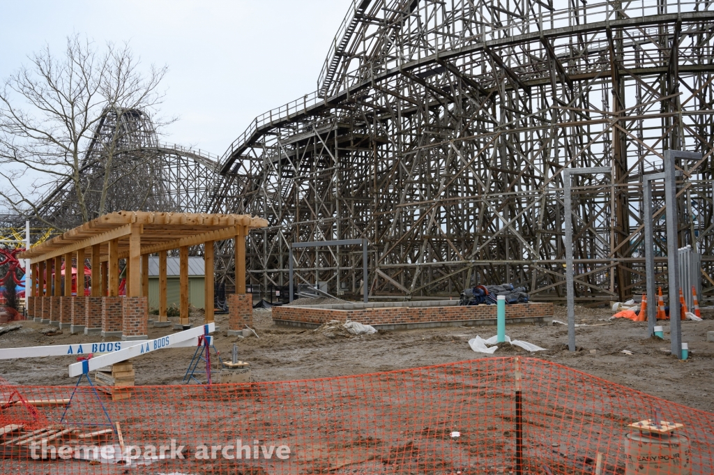 BackBeatQue at Cedar Point