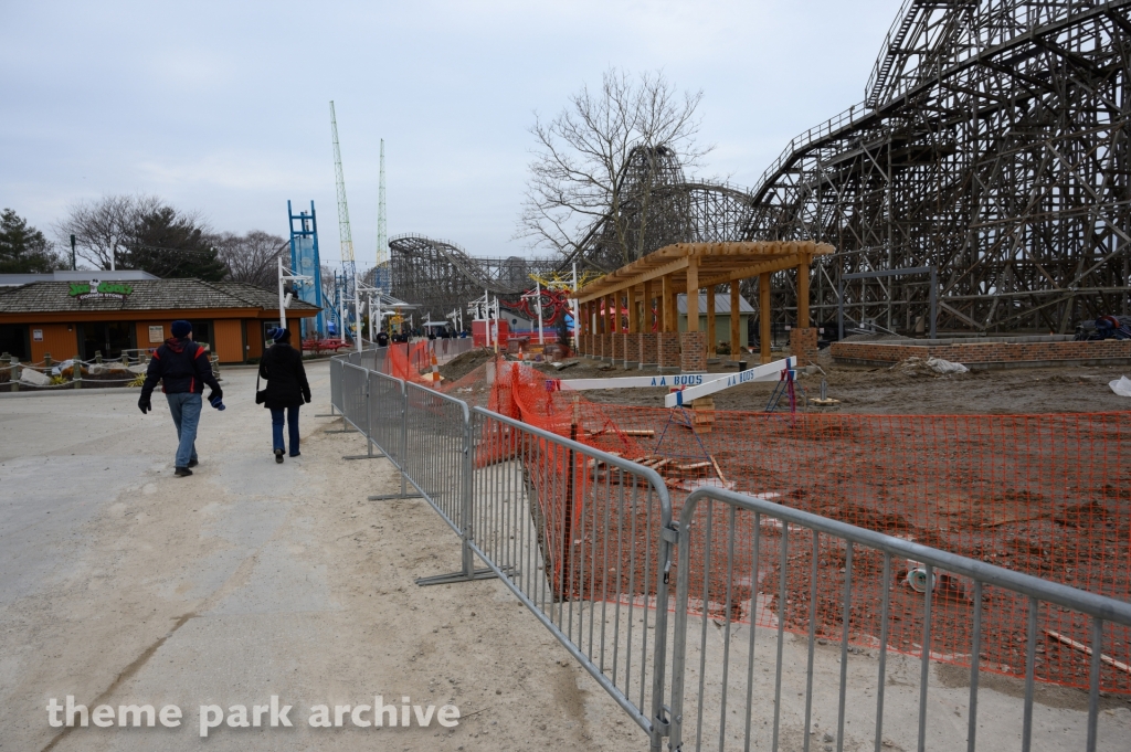 BackBeatQue at Cedar Point