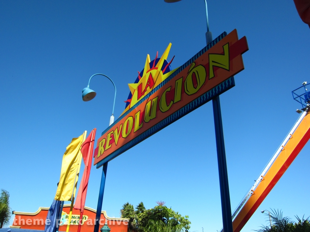 La Revolucion at Knott's Berry Farm
