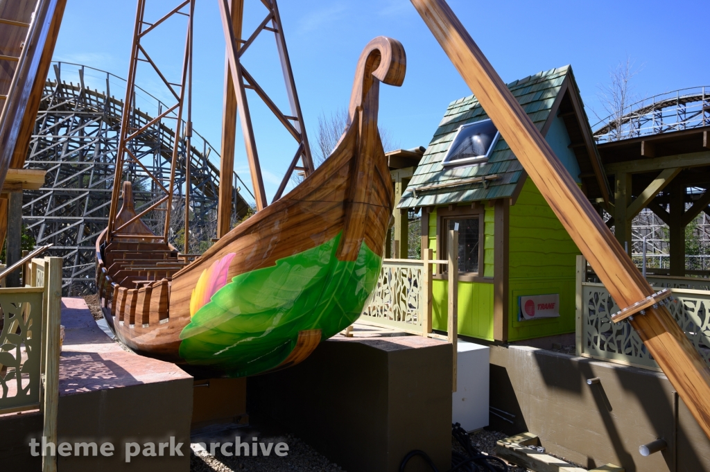 Great Tree Swing at Dollywood