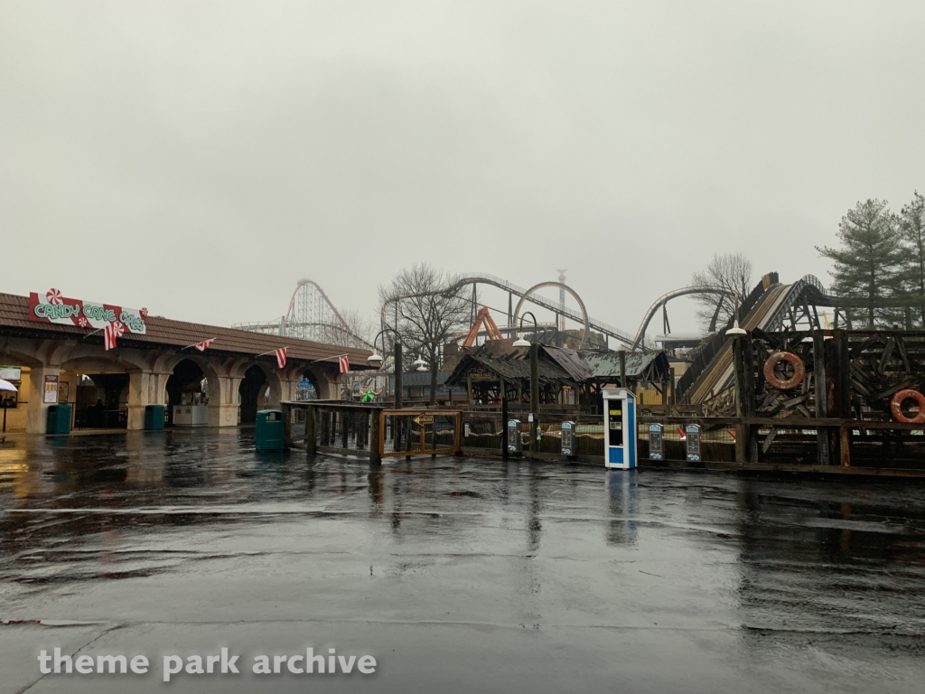 Shipwreck Falls at Six Flags America