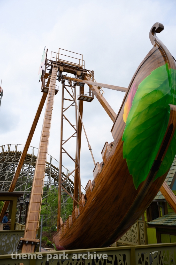 Great Tree Swing at Dollywood