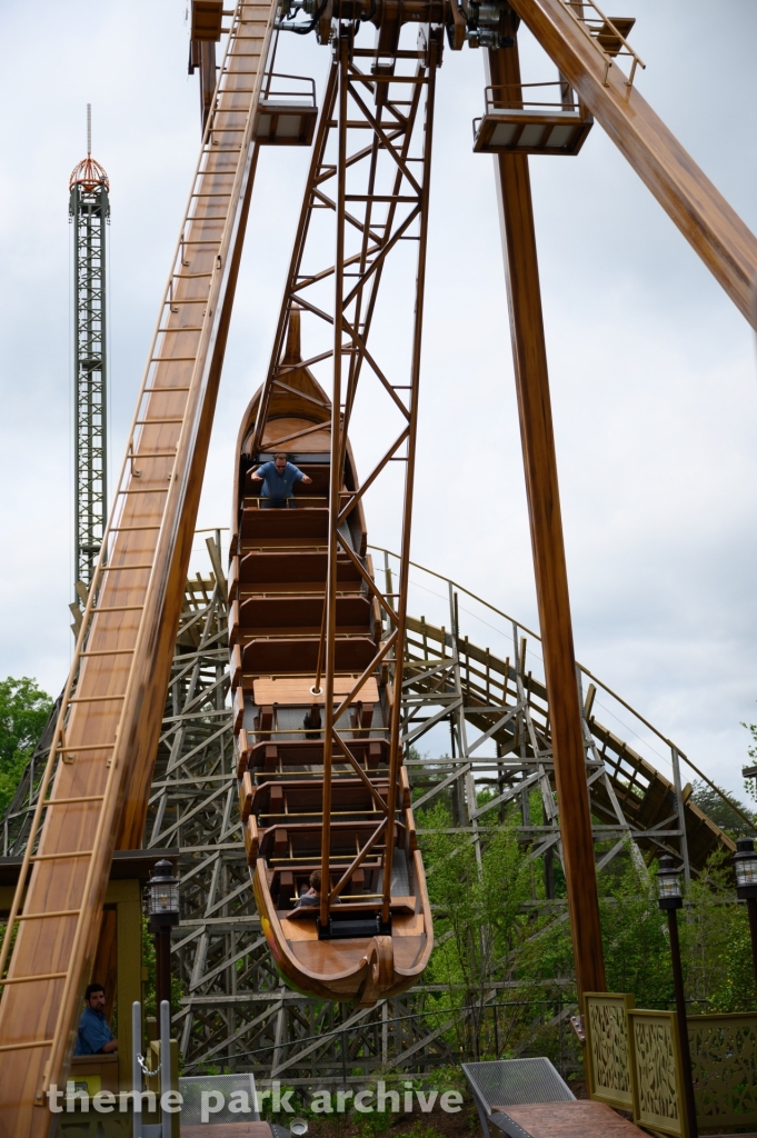 Great Tree Swing at Dollywood