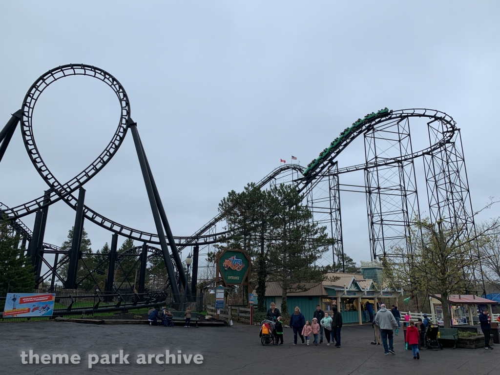 Viper at Six Flags Darien Lake